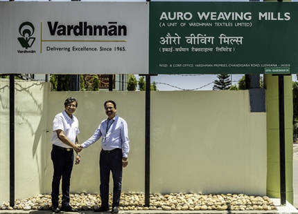 Auro Weaving Humidifies With Condair Jetspray